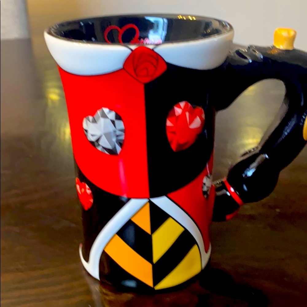 DisneyWorld Queen of Hearts Coffee Mug